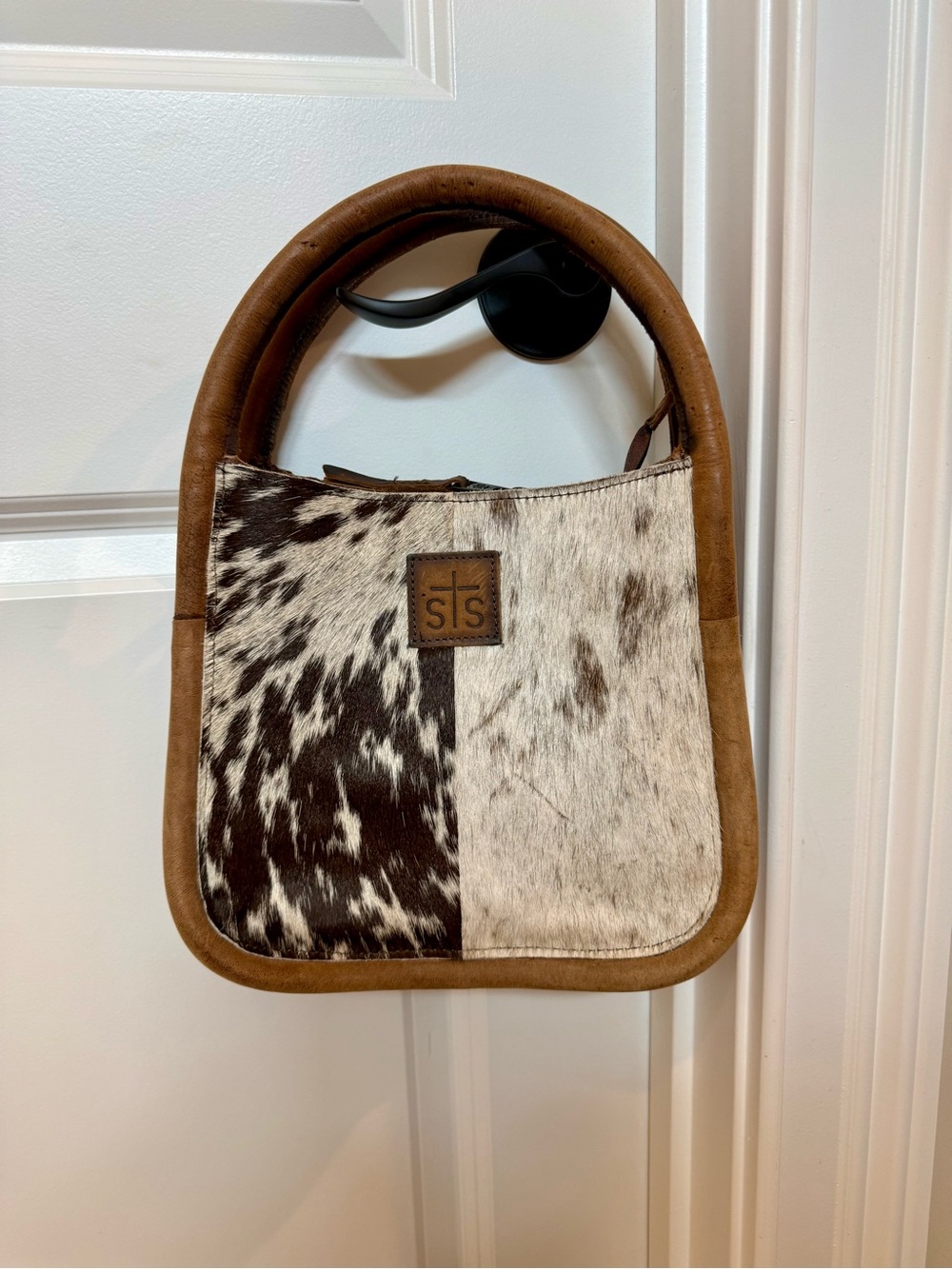 STS Ranchwear Cowhide Bag